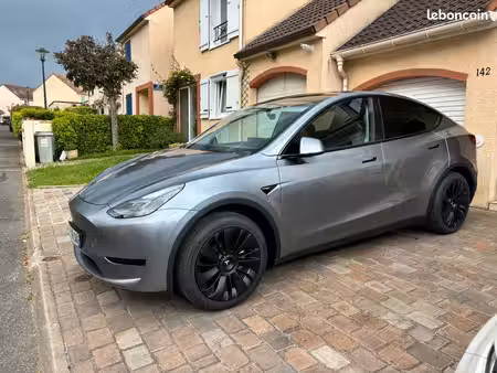 Tesla Model Y Grande Autonomie