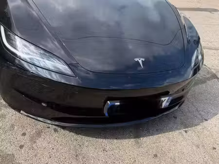 Tesla Model 3 275