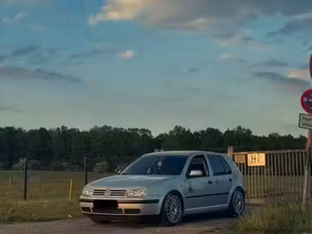 Volkswagen Golf 1.6