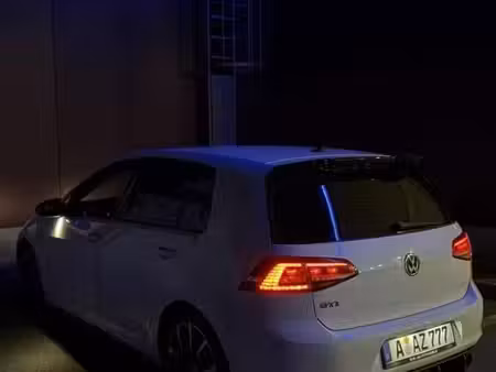 Volkswagen Golf GTI 2.0 TSI 220