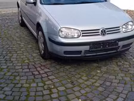 Volkswagen Golf 1.6 Base