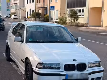 BMW Série 3 318IS 1.8 140