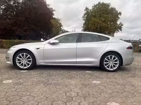 Tesla Model S 75
