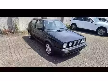 Volkswagen Golf 1.8 90