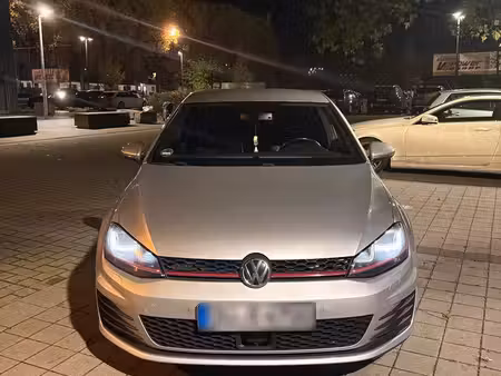 Volkswagen Golf GTI 2.0 TSI 230 Performance