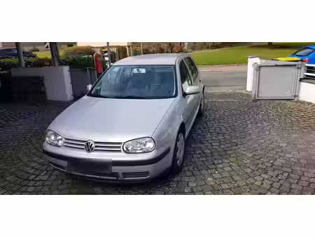 Volkswagen Golf 1.6 105