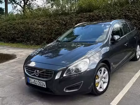 Volvo V60 D5 2.4 205