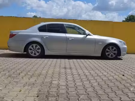 BMW Série 5 520i 2.2 170