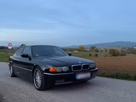 BMW Série 7 728i 2.8 193