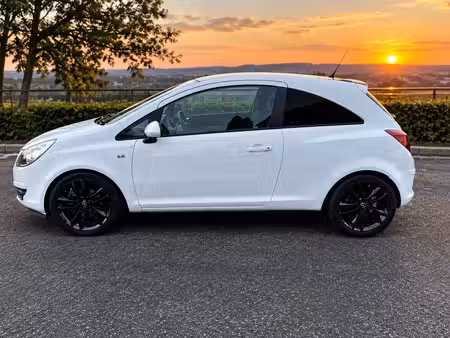 Opel Corsa 1.2 80 Enjoy