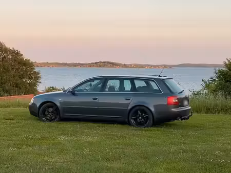 Audi A6 V6 2.5 TDI 180 quattro