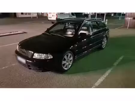 Audi A4 S4 V6 2.7 T 265 quattro