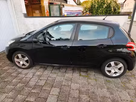 Peugeot 208 1.2 82