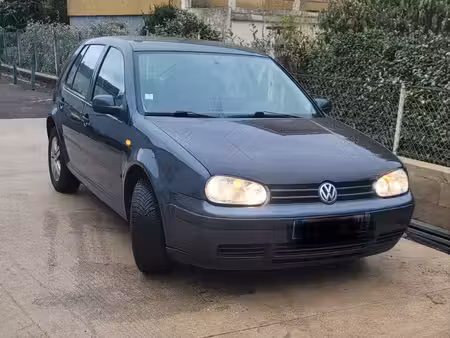 Volkswagen Golf 1.6 100