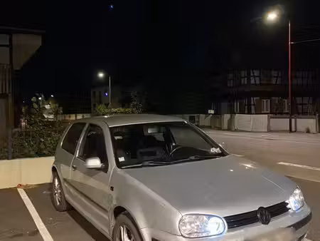 Volkswagen Golf 1.6 TDI 105