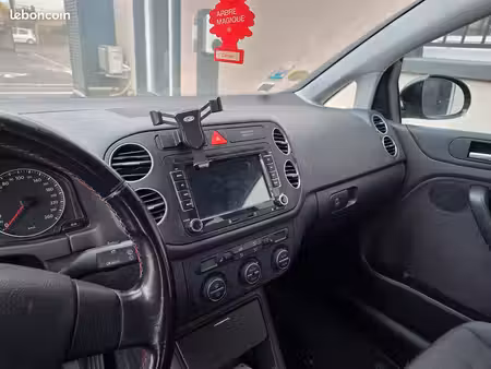 Volkswagen Golf 1.6 102