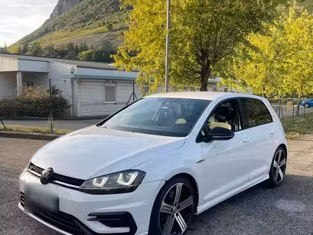 Volkswagen Golf R 2.0 TSI 300 4Motion