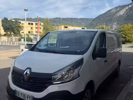 Renault Trafic dCi 145