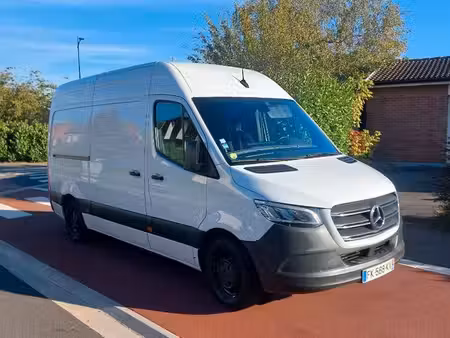 Mercedes-Benz Sprinter 319 V6 3.0 190