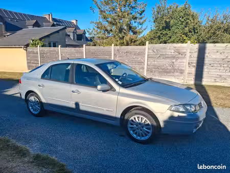 Renault Laguna 2.2 dCi 140