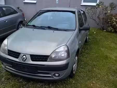 Renault Clio 75