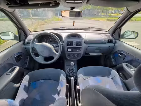Renault Clio 1.4 75