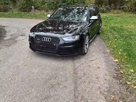Audi A4 RS4 V8 4.2 450 quattro