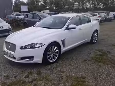 Jaguar XF P200 2.2 200 Black