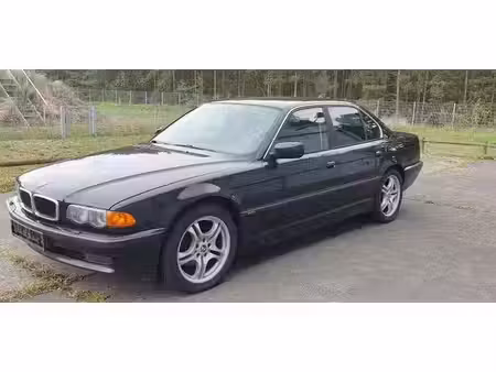 BMW Série 7 735i 3.5 238