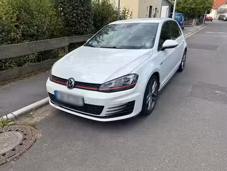 Volkswagen Golf GTI 2.0 TSI 220