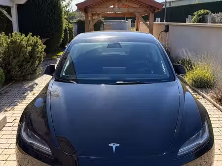 Tesla Model 3 275