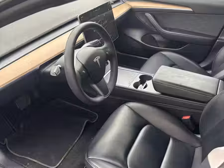 Tesla Model 3 275