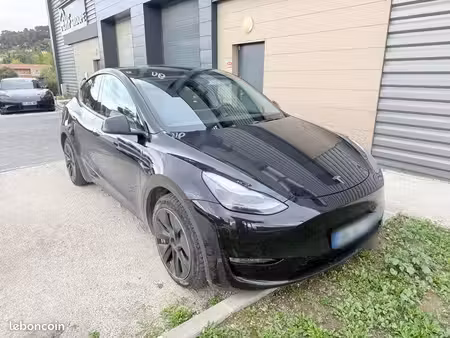 Tesla Model Y Grande Autonomie 275