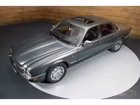 Daimler SIX V8 4.0 249