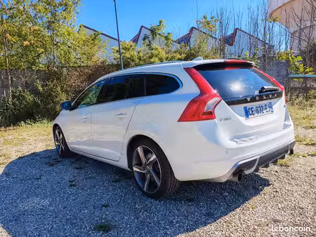 Volvo V60 D3 2.0 163 R Design