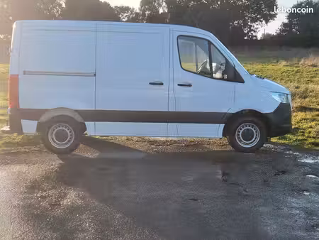 Mercedes-Benz Sprinter 211 2.1 114