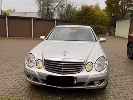 Mercedes-Benz Classe E E 200