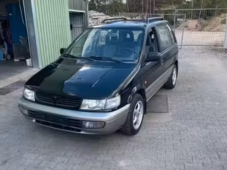 Mitsubishi Space Runner 1.8