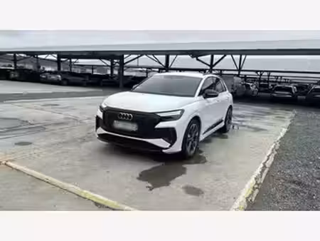 Audi Q4 e-tron 40 204 S line