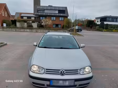 Volkswagen Golf 75