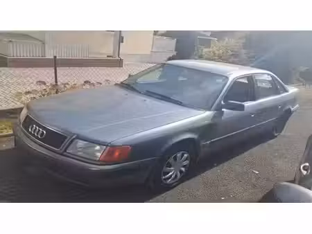 Audi 100 