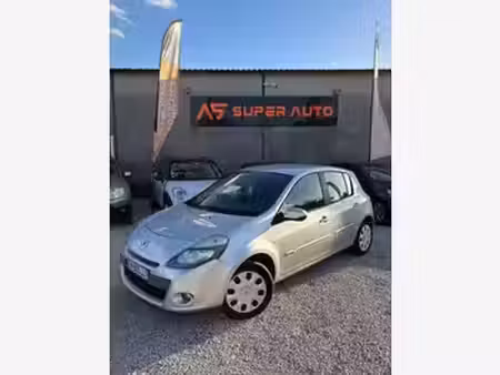 Renault Clio 1.2 75 TomTom Live