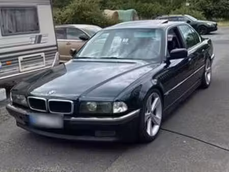 BMW Série 7 728i 2.8 193