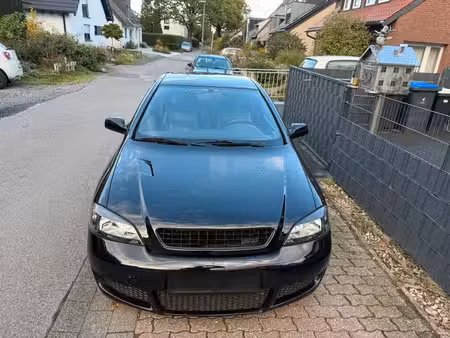 Opel Astra 2.2 147