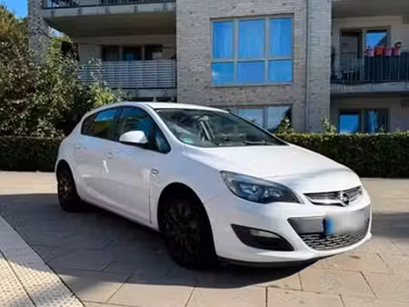Opel Astra 1.6 200 Dynamic