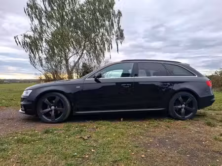 Audi A4 2.0 TDI 190 S line