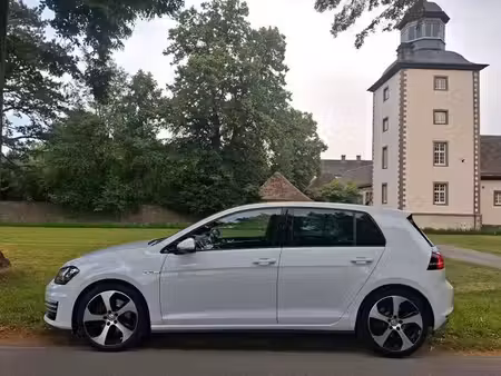 Volkswagen Golf GTI 2.0 TSI 220
