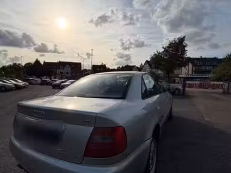 Audi A4 1.8 125