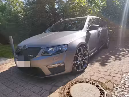 Škoda Octavia RS 2.0 TSI 220
