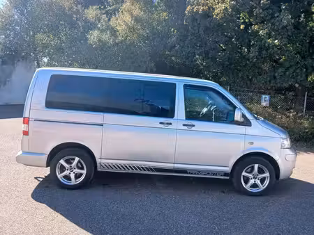 Volkswagen Transporter T5 2.5 TDI 131